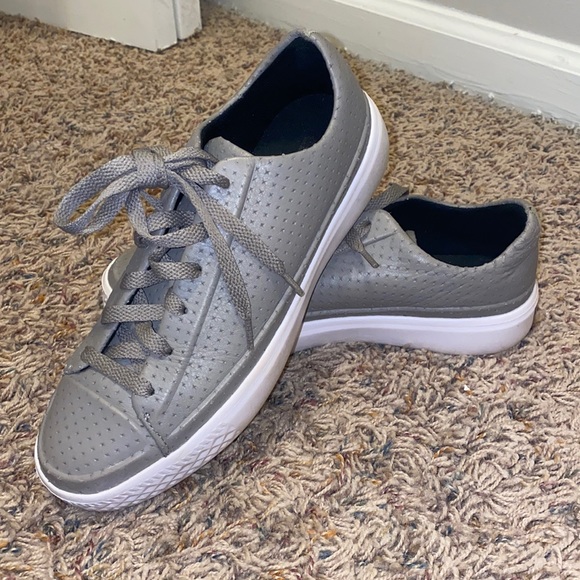 Gray/mauve leather Converse - Picture 1 of 4